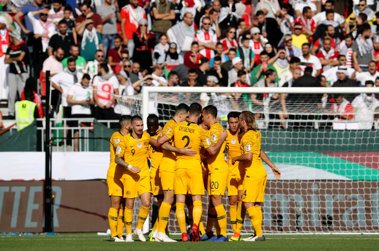  明日亚洲杯焦点战！那不勒斯迎战马德里竞技，险胜或上演